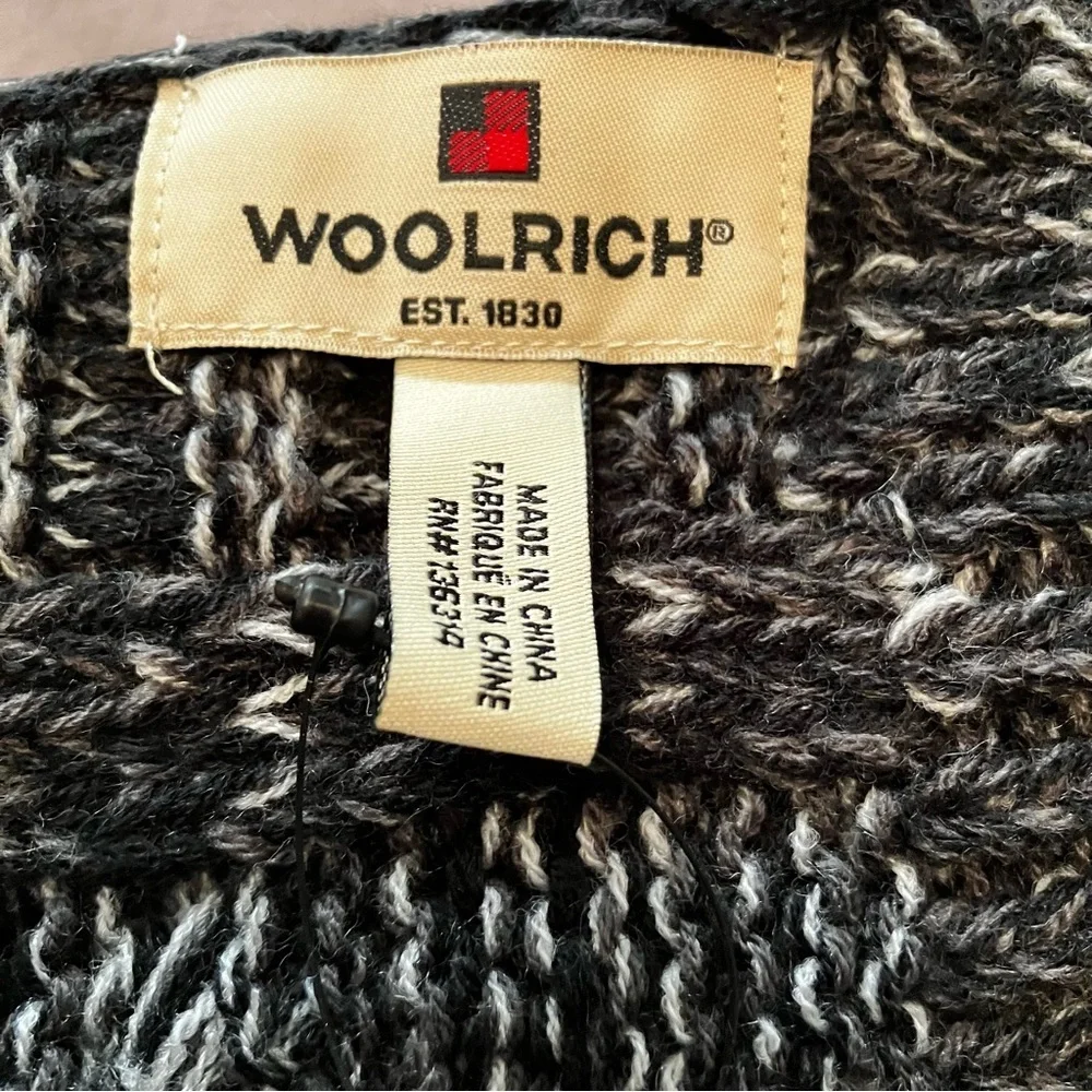 Woolrich Black and Gray Marled Cable Knit Scarf